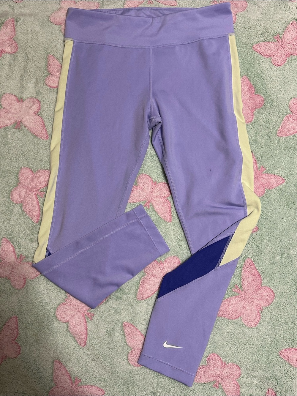 Nike Women’s Lavender Performance Leggings
